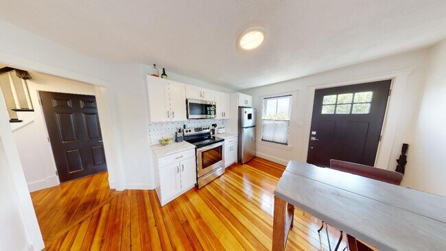 Interior Photo - 154 Granite