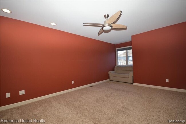 Building Photo - 42965 River Bend Dr