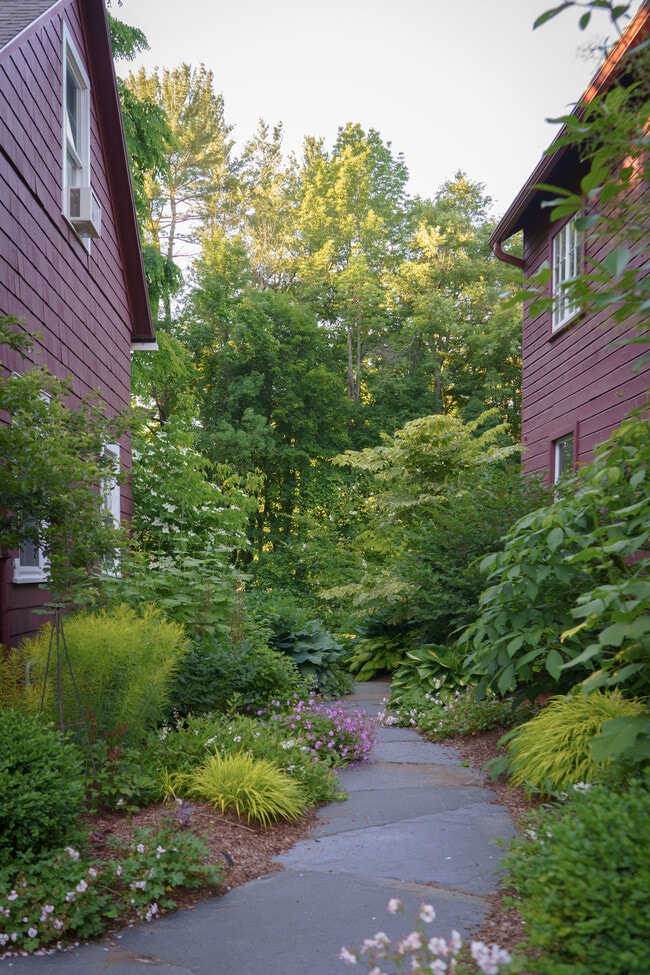 Building Photo - 45 Taconic Ave