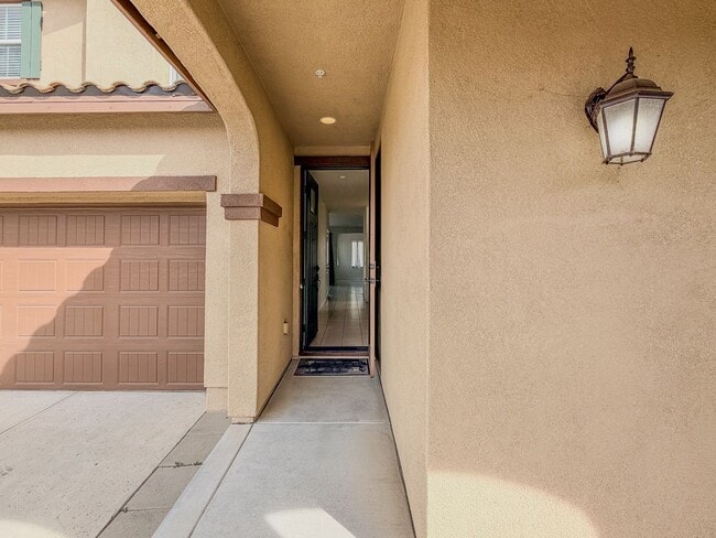 Building Photo - 529 Tiber River Way