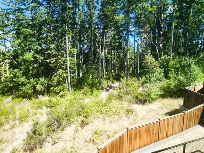 Building Photo - Air Conditioned Home Adjacent to Bay Trail Reserve