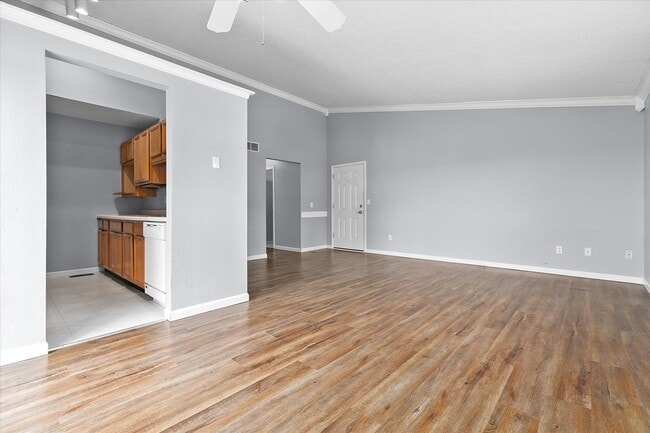 Building Photo - 2636 Villa Park Dr