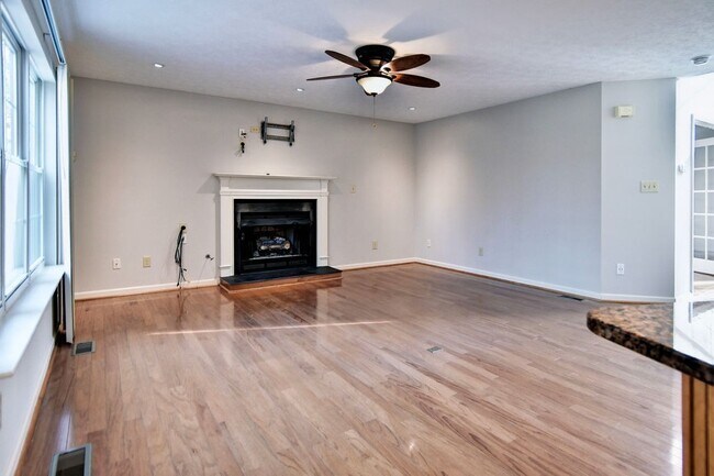 Building Photo - Updated Poquoson Home on Large Lot