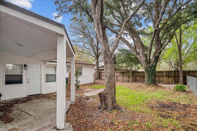 Building Photo - 3/2 with 1/1 In Law Suite in  Heritage Farms Orange Park South