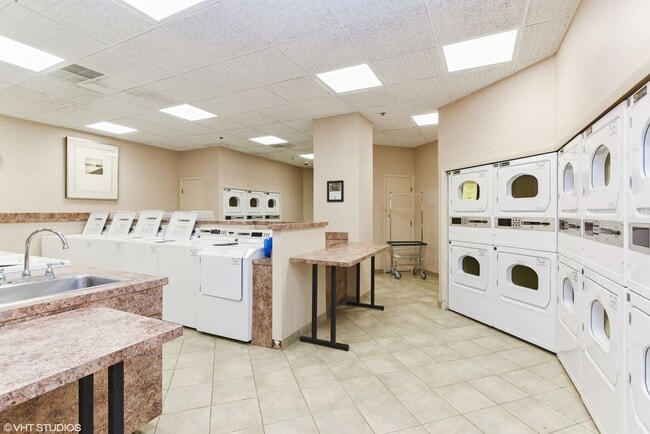 Building Photo - Lakeview with amazing Lake View 1bed/1bath is available for rent now!