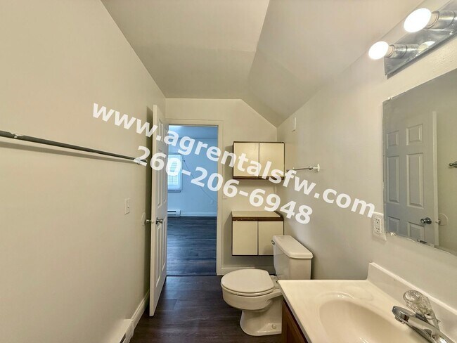 Building Photo - 3113 S Harrison St