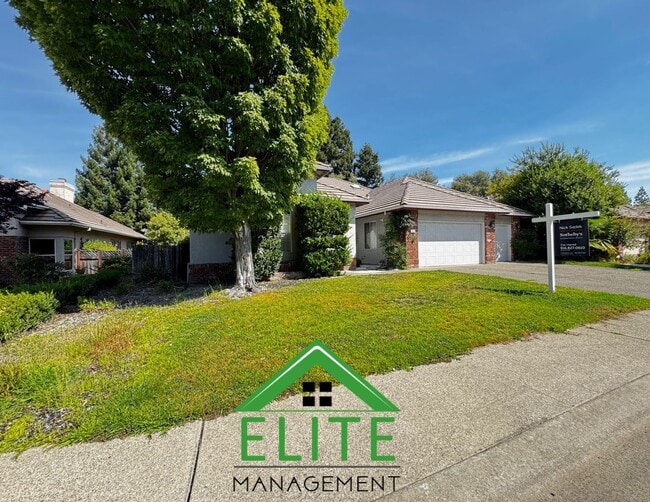 Building Photo - **Stunning Custom Home with Solar and Pool in Prestigious Granite Bay Neighborhood**