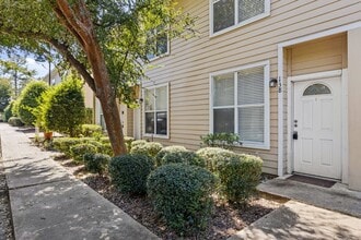 Building Photo - 3552 SW 30th Way