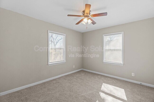 Building Photo - 9750 Lorna Ln