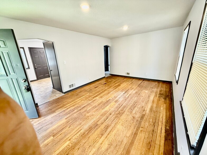 Building Photo - 4018 N 42nd St