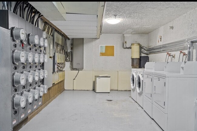 Building Photo - 53 Swanson Ct