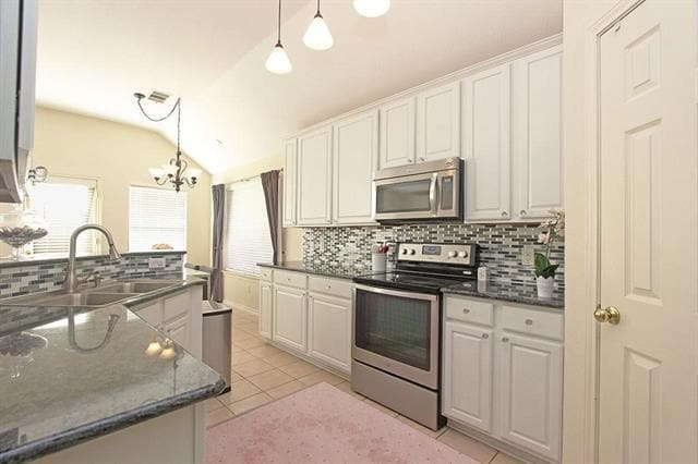 Building Photo - 1861 Carson Ln