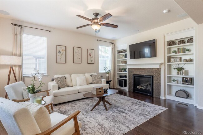 Building Photo - Charming 3 bedroom, 3 bathroom home in The...