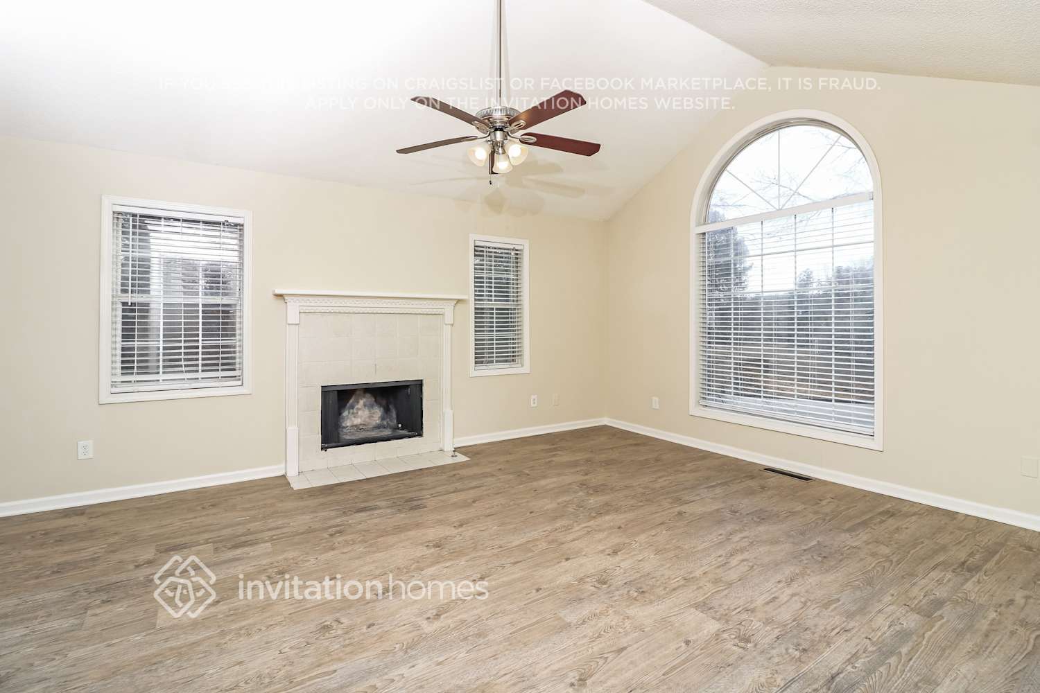 Building Photo - 1718 Independence Dr