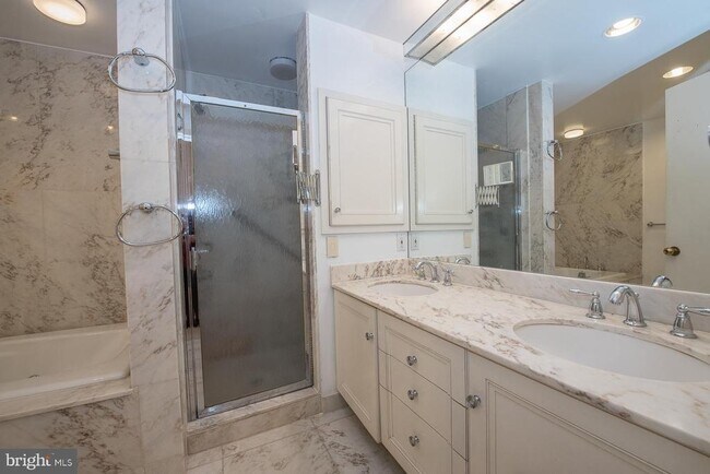 Building Photo - 39 Fairview Rd