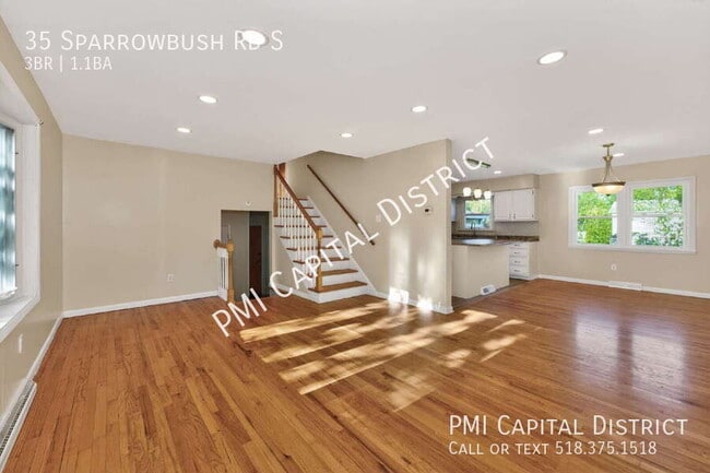 Building Photo - 35 Sparrowbush Rd S