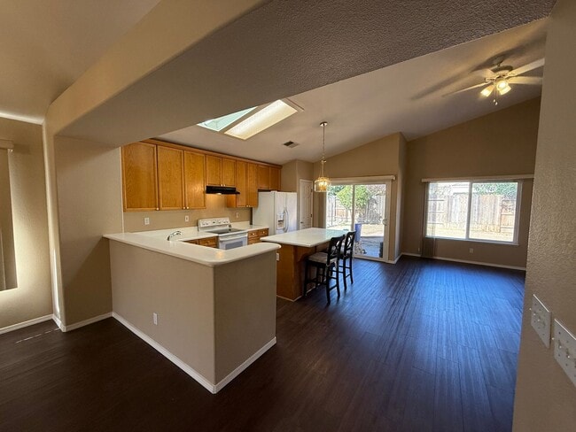 Building Photo - Single Story 4-bedroom home in Sylvan Scho...