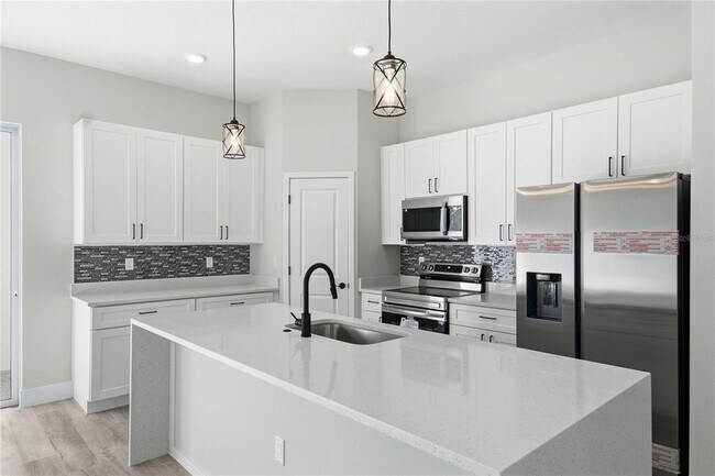 Building Photo - 13690 SW 43rd Cir