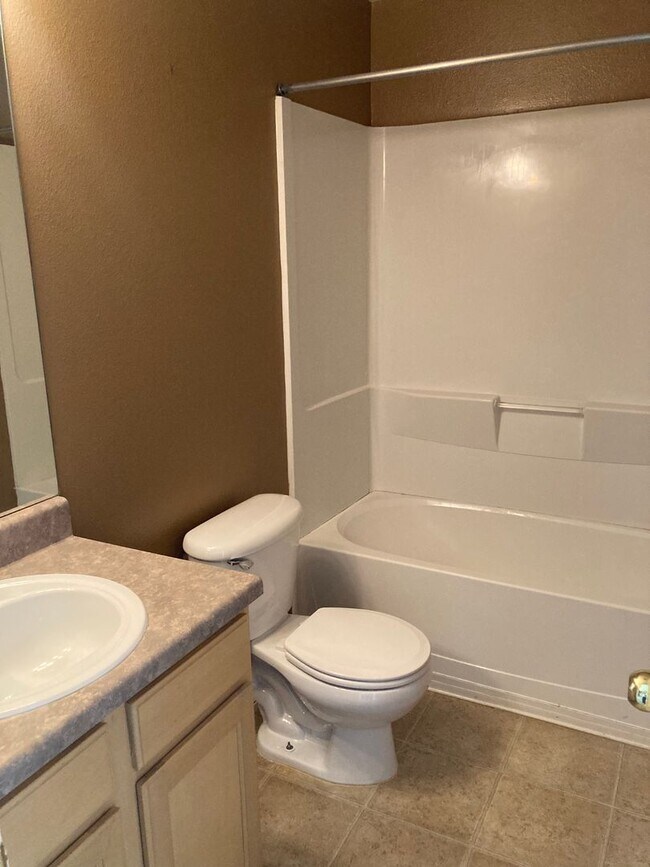 Building Photo - 200 Talus Way