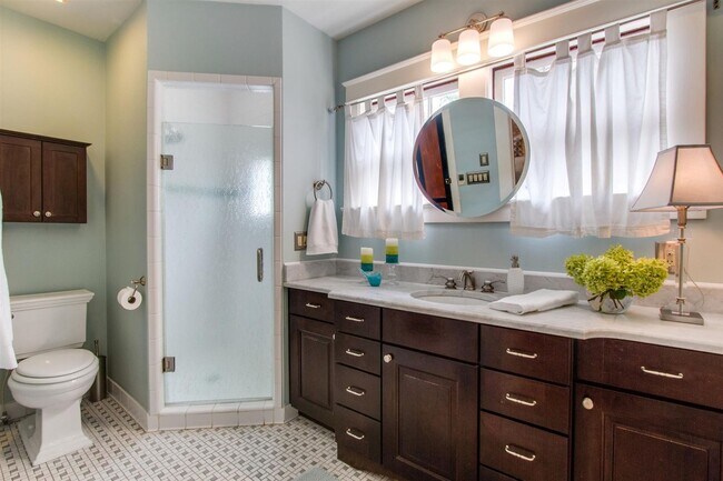 Building Photo - CHARMING RENOVATED TUDOR | WALK TO VANDERBILT & BELMONT