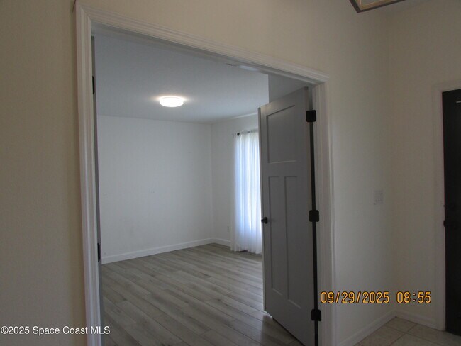 Building Photo - 2070 Tiburon Ln