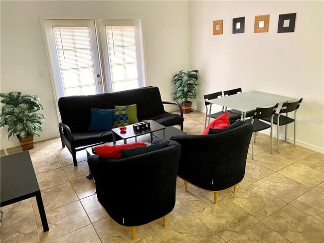 Building Photo - 10831 Windsor Walk Dr