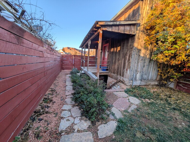 Building Photo - 169 S 200 W