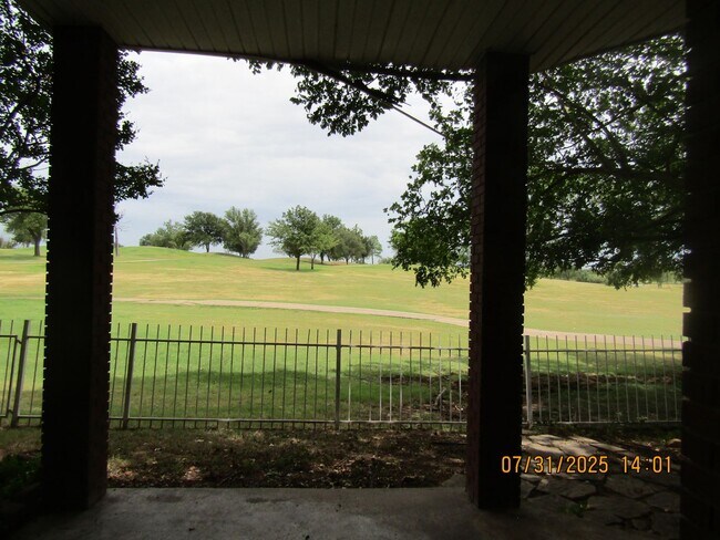 Building Photo - 503 NW Fairway Villa Dr