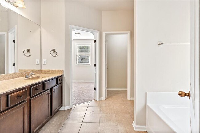 Building Photo - 4127 Water Mill Dr