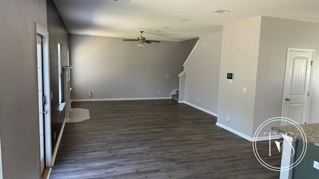 Building Photo - SUMMER MOVE-IN SPECIAL and RATE DROP ALERT...