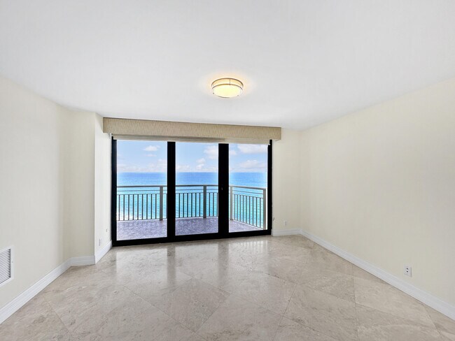 Building Photo - 3000 N Ocean Dr
