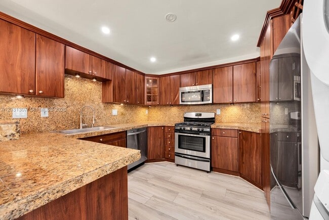 Building Photo - 6323 SW 116th Pl