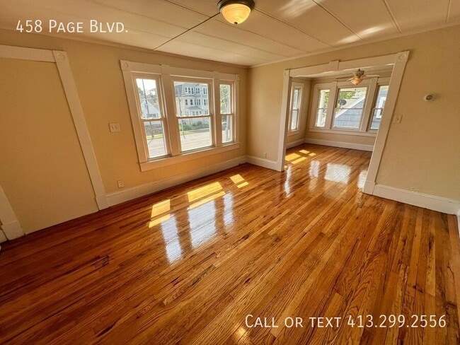 Primary Photo - 458 Page Blvd