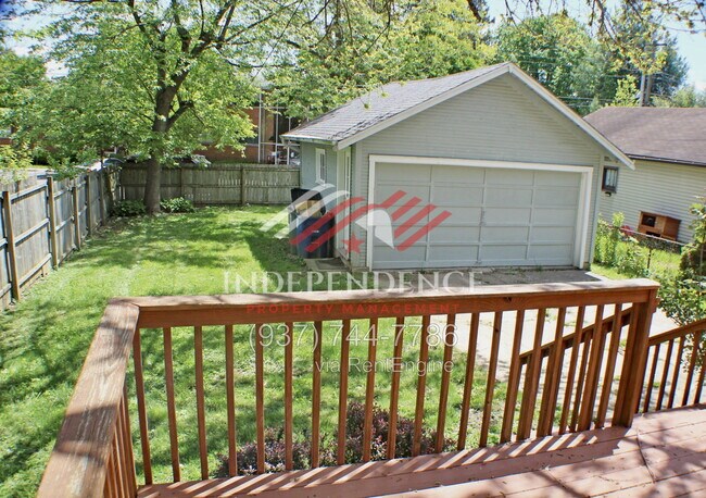 Building Photo - 2720 Dwight Ave