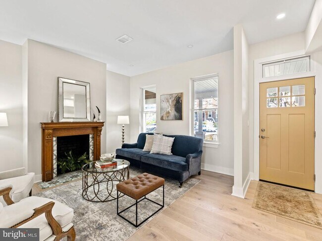 Building Photo - 532 Shepherd St NW