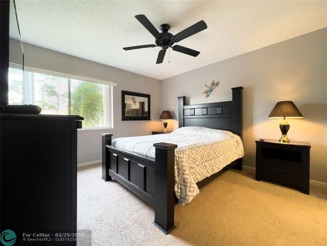 Building Photo - 317 Knotty Pine Cir