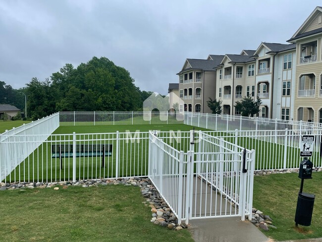 Building Photo - 176 Misty Pike Dr