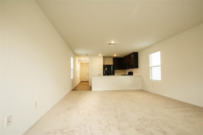 Building Photo - 42 Trinity Cir