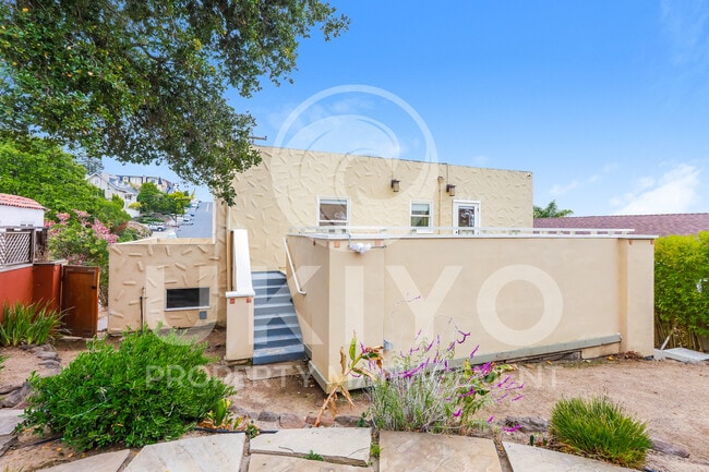 Building Photo - 4753 El Centro Ave