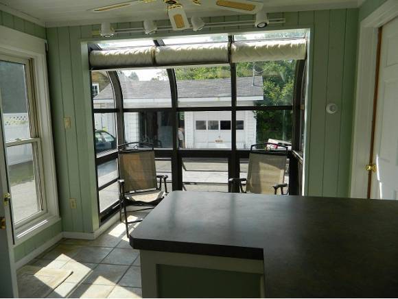 Building Photo - 54 Bank St