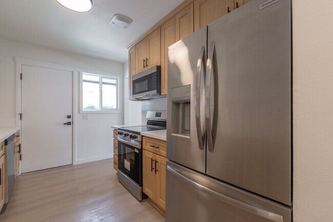 Building Photo - Crowne Pointe Apartment Homes