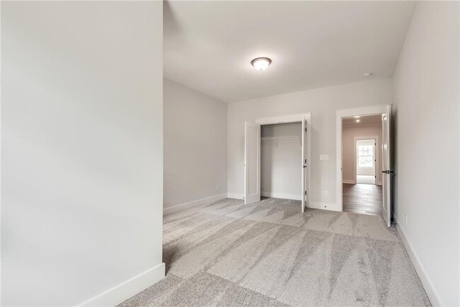 Building Photo - 435 Maplewood Dr