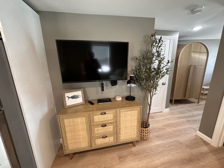 Building Photo - 301 Portsmouth Ave