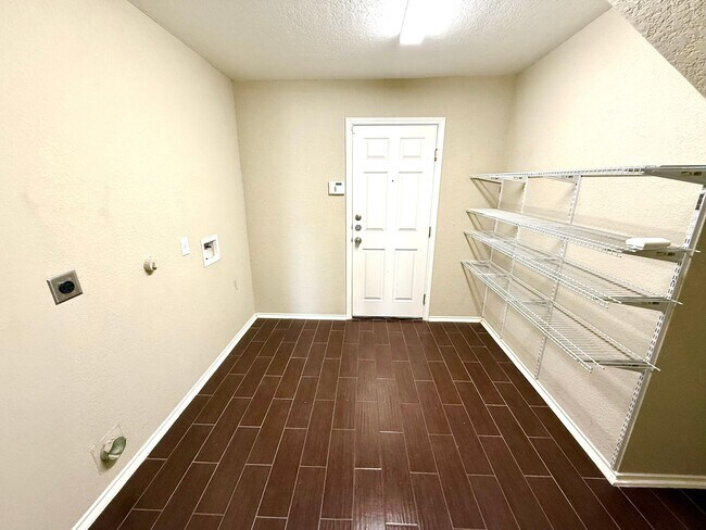 Building Photo - 5716 Watercress Dr