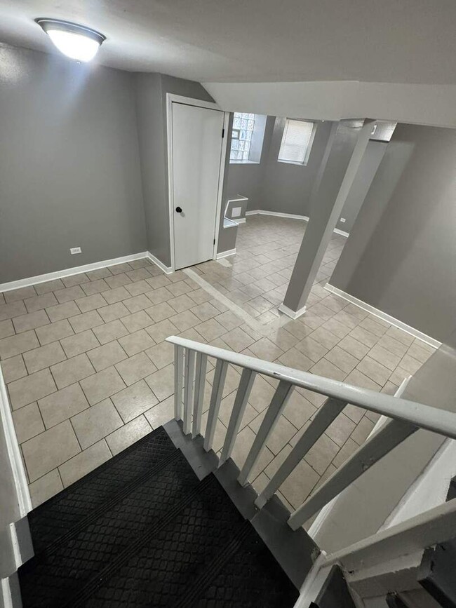 Building Photo - 6601 S Langley Ave