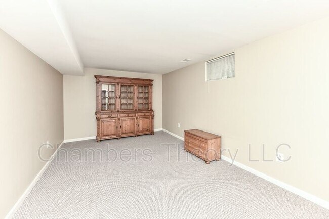 Building Photo - 6033 Woodlake Ln