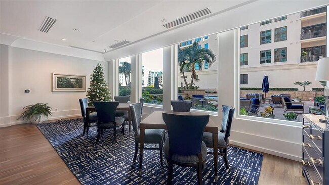 Building Photo - 1350 Main St