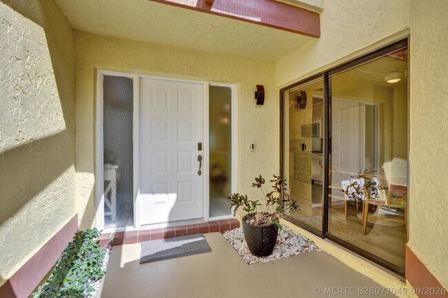 Building Photo - 5355 10th Fairway Dr