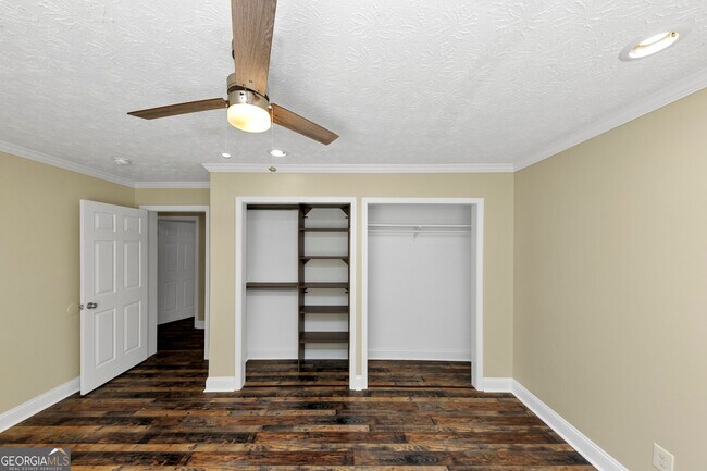 Building Photo - 1810 Evans Dr SW