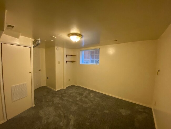 Building Photo - Washington House